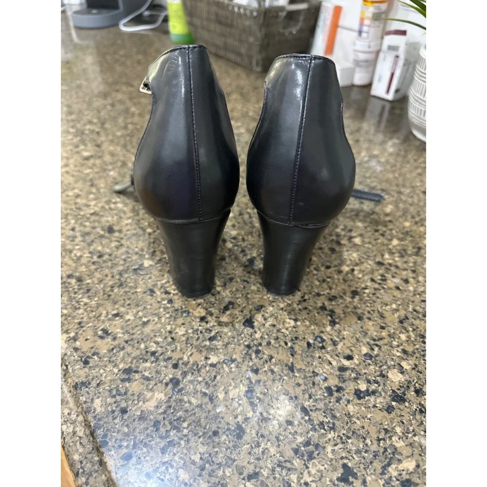 pierre dumas black heels‎ size 10